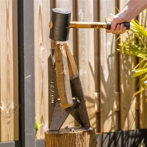 NO-AXE houtklover met hamer